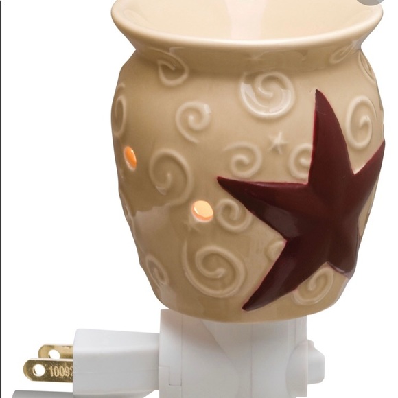 Scentsy plug in - Picture 3 of 3